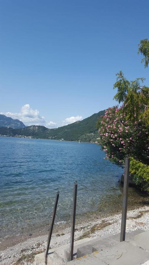 L'Oleandro Sul Lago D'Iseo B&B スルツァーノ エクステリア 写真