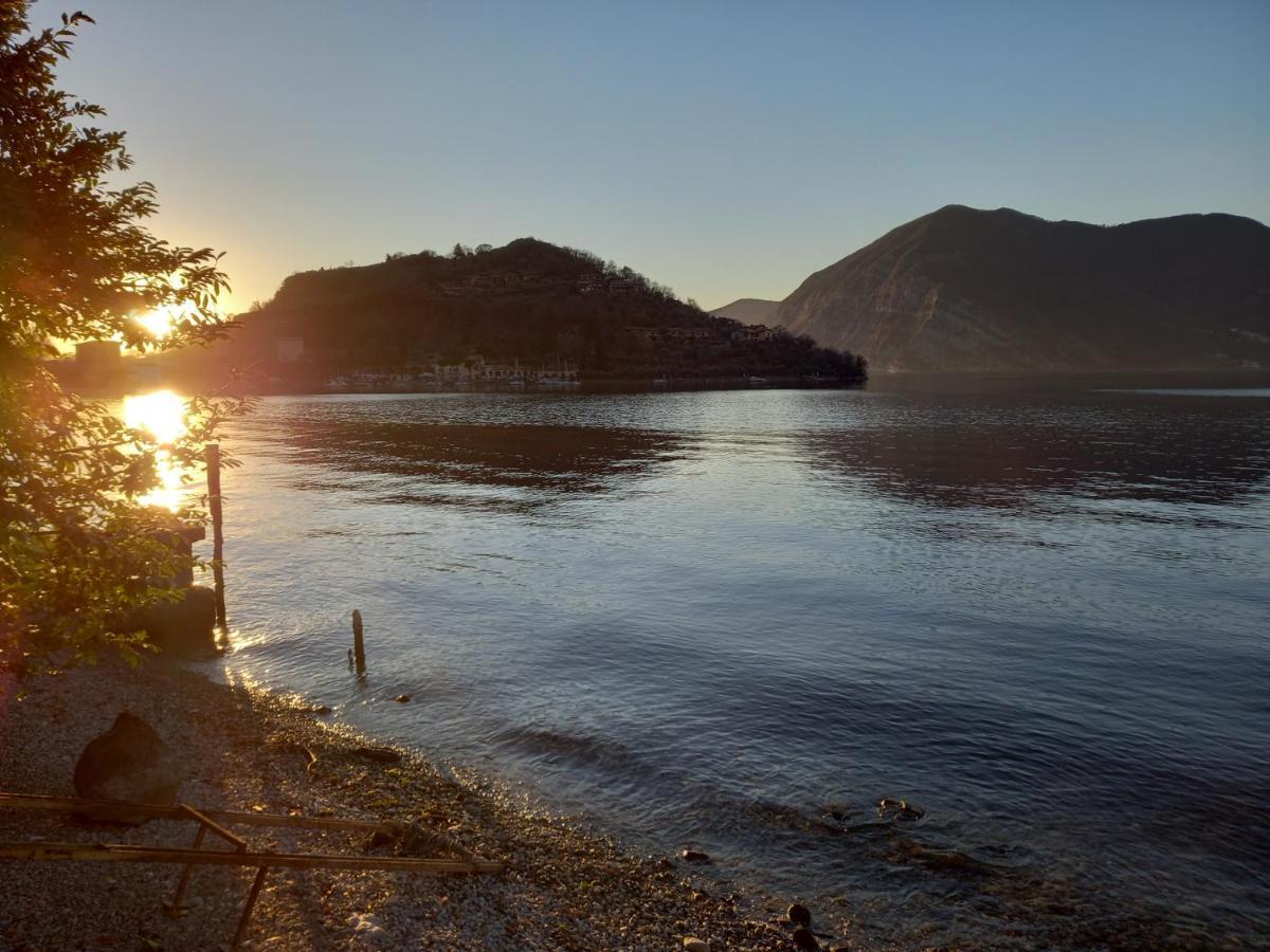 L'Oleandro Sul Lago D'Iseo B&B スルツァーノ エクステリア 写真