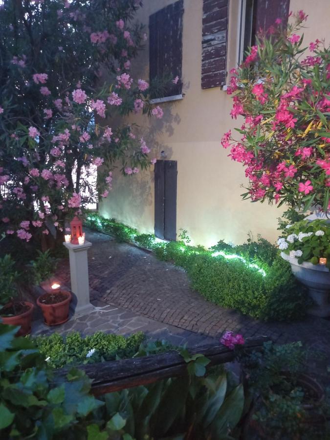 L'Oleandro Sul Lago D'Iseo B&B スルツァーノ エクステリア 写真